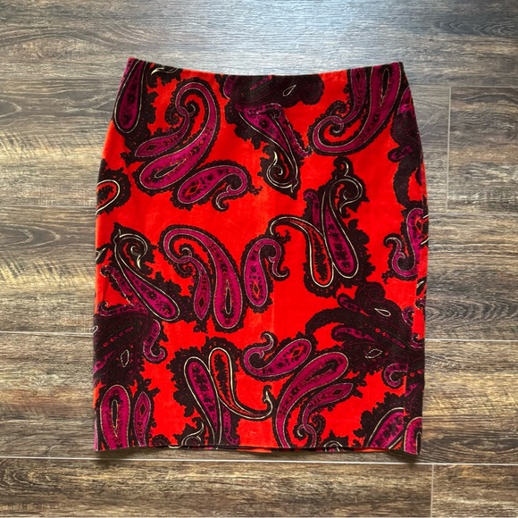 Talbots Red Black Paisley Velvet Knee Pencil Skirt - Picture 2 of 6